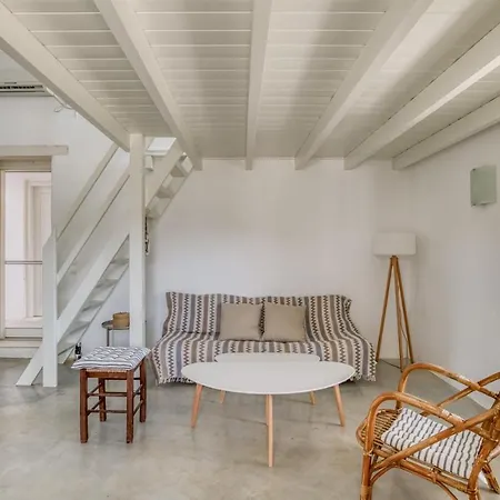 White House With Bbq In Paros Apartment
